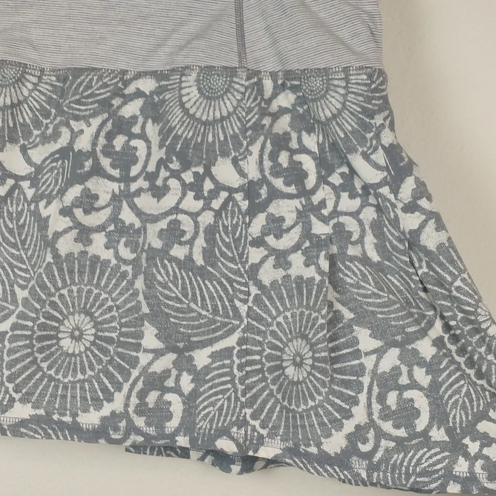 Lululemon Run: In The Sun Skirt 10 Gray Floral Skort Lined Athletic Stretch